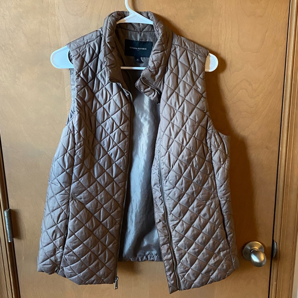☀️ Banana Republic • Quilted Vest